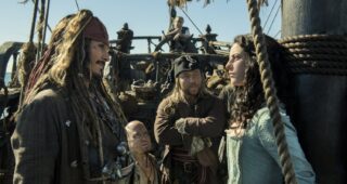 Pirates des Caraïbes 5 : La Vengeance de Salazar : Photo Kaya Scodelario, Johnny Depp