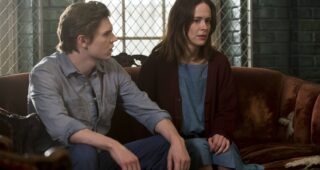 American Horror Story saison 2 : photo, Sarah Paulson, Evan Peters