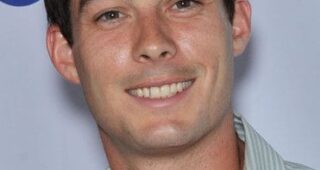 Brian Hallisay : Photo officielle