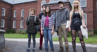 photo, Blu Hunt, Maisie Williams, Anya Taylor-Joy, Henry Zaga, Charlie Heaton