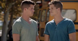 Charlie Carver : photo, Max Carver