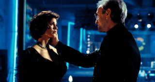 Demain ne meurt jamais : photo, Teri Hatcher