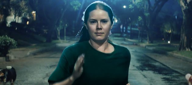 Nightbitch : Amy Adams se transforme en chien dans la bande-annonce du film d'horreur