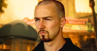 Le réalisateur d'American History X va enfin revenir au cinéma avec une satire délirante sur Los Angeles