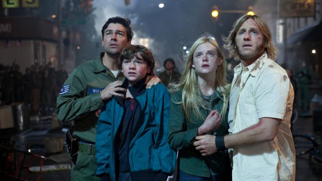 super 8 kyle chandler elle fanning