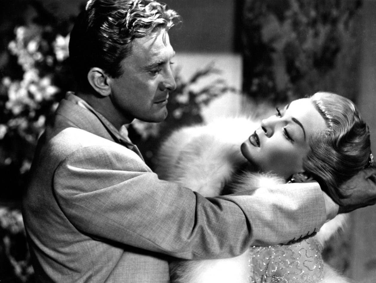 Kirk Douglas et Lana Turner dans Les Ensorcelés